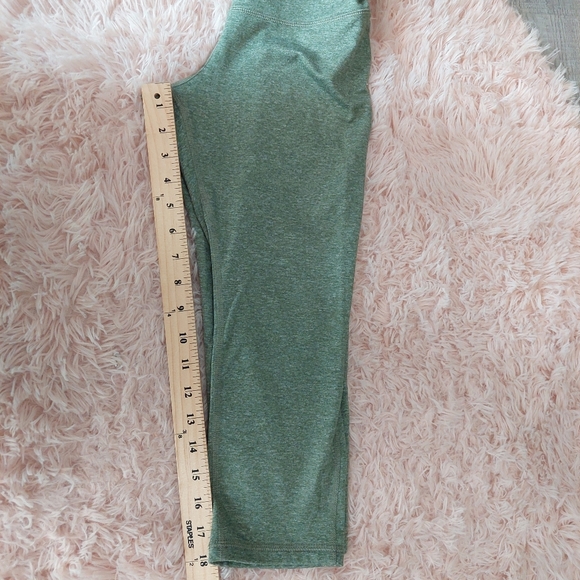 Old Navy Active Leggings - Size S Petite - Go Dry - Picture 6 of 6